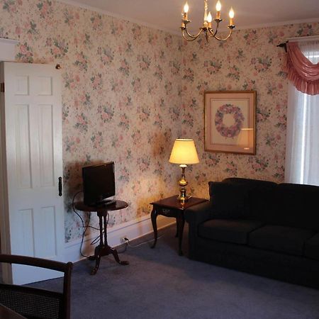 White Inn Fredonia Экстерьер фото