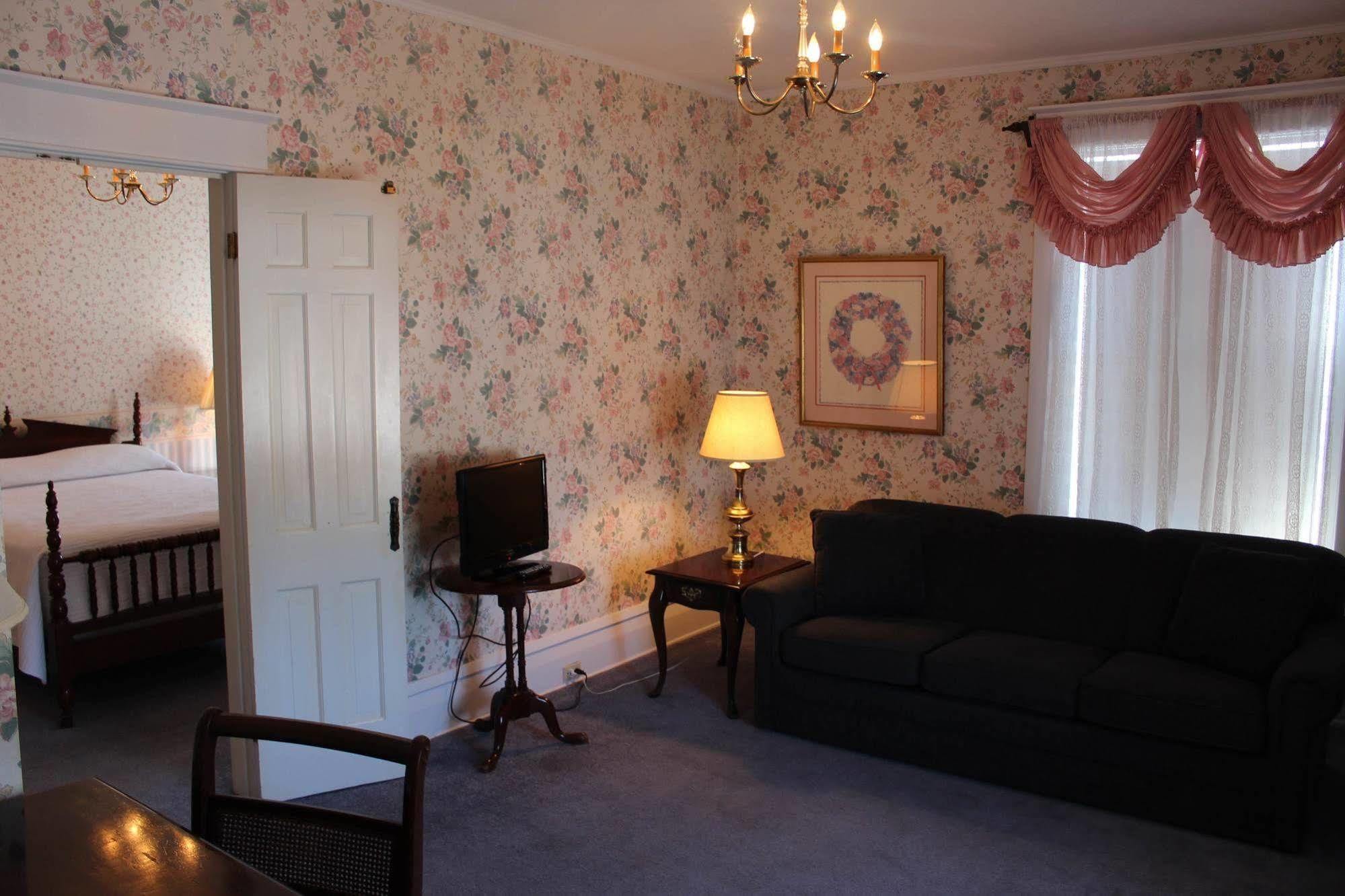 White Inn Fredonia Экстерьер фото
