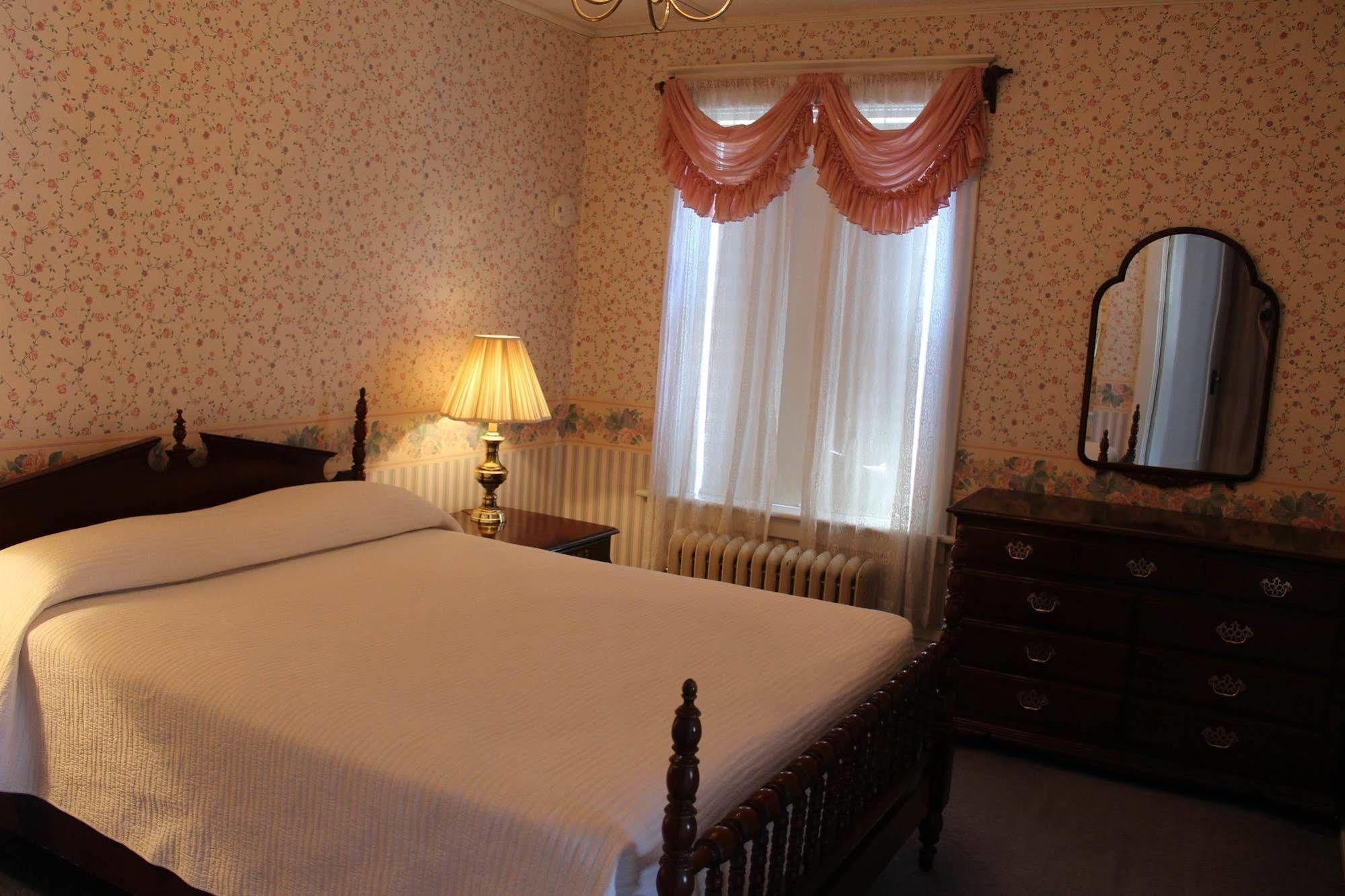 White Inn Fredonia Экстерьер фото