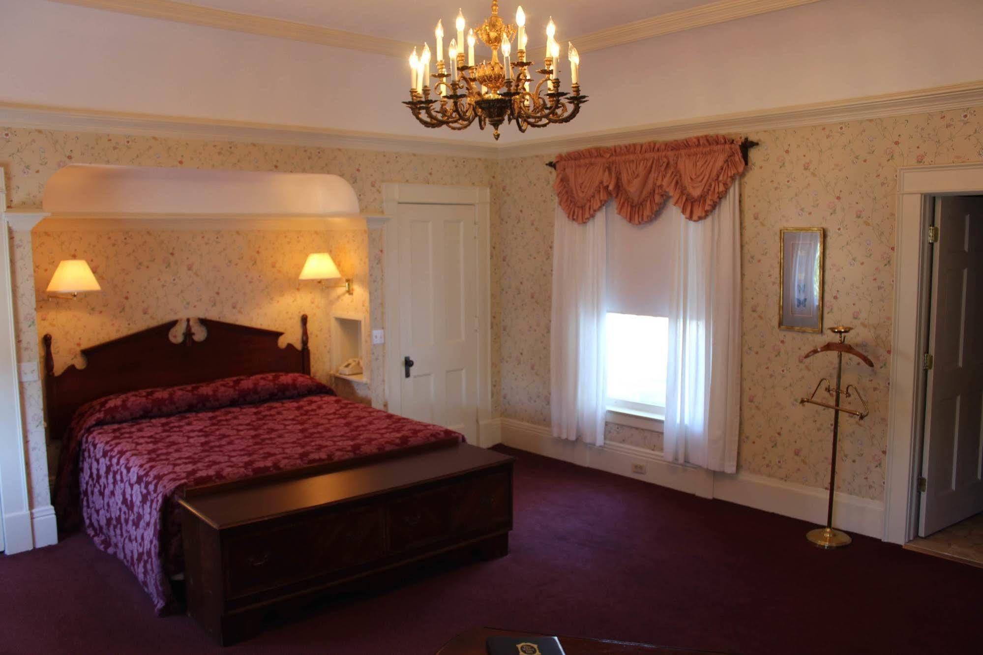 White Inn Fredonia Экстерьер фото