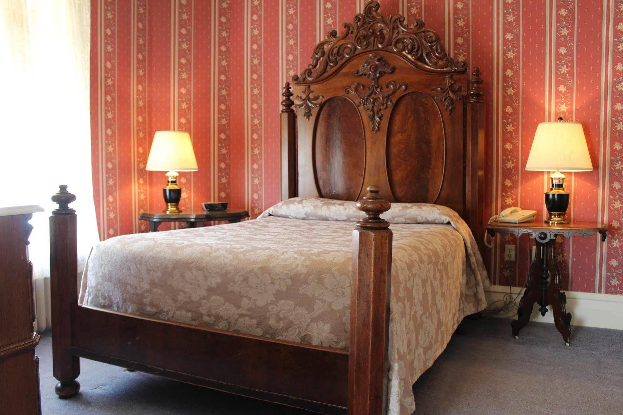 White Inn Fredonia Экстерьер фото
