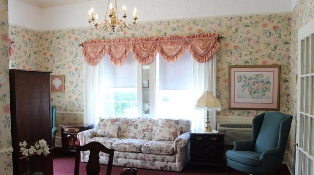 White Inn Fredonia Экстерьер фото