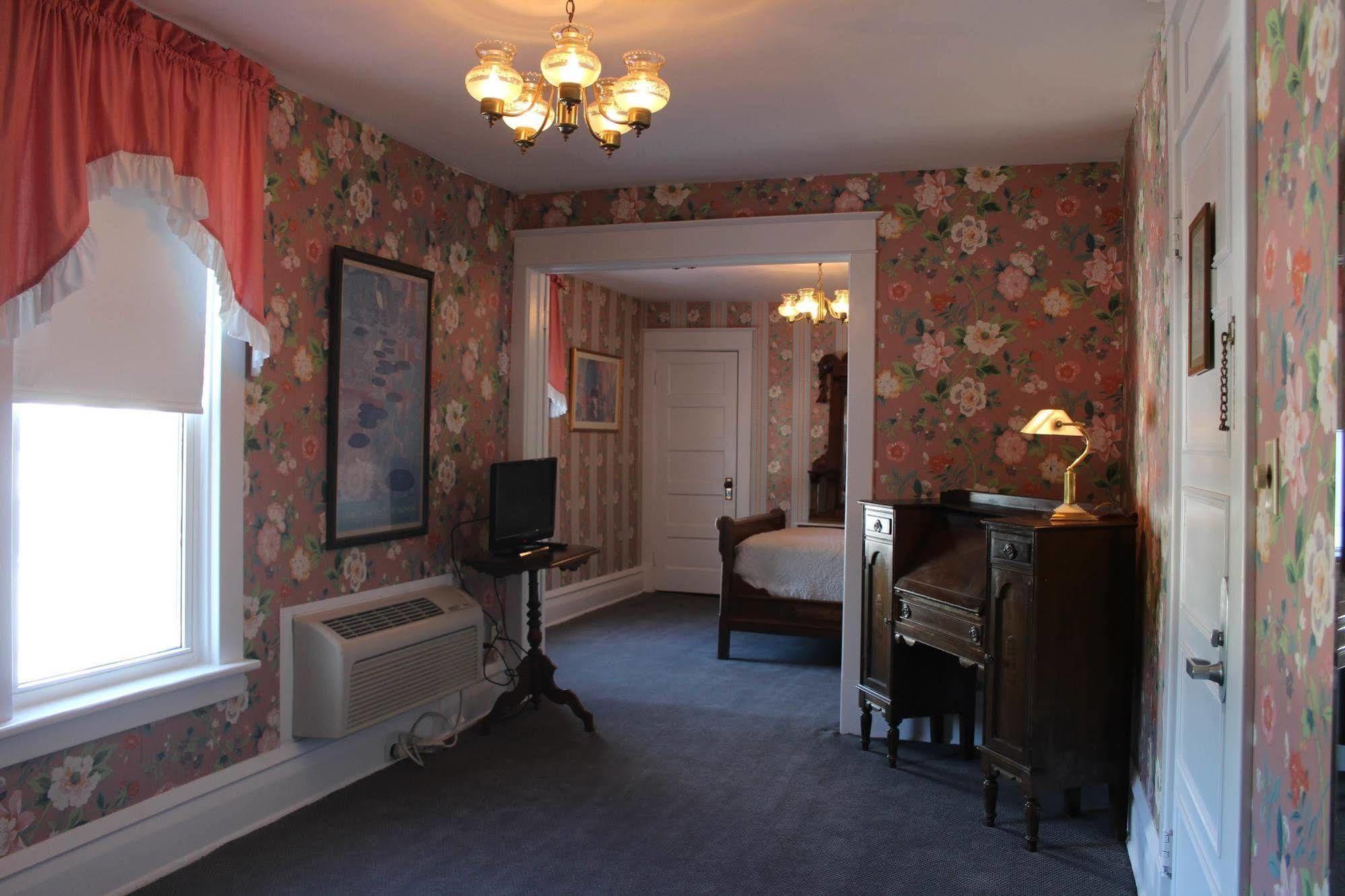 White Inn Fredonia Экстерьер фото