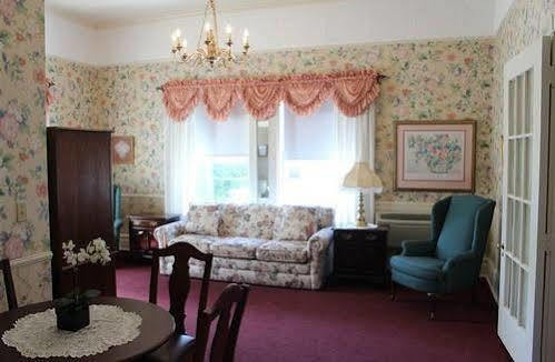White Inn Fredonia Экстерьер фото