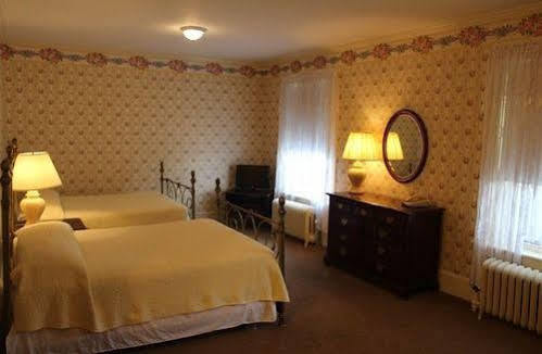 White Inn Fredonia Экстерьер фото